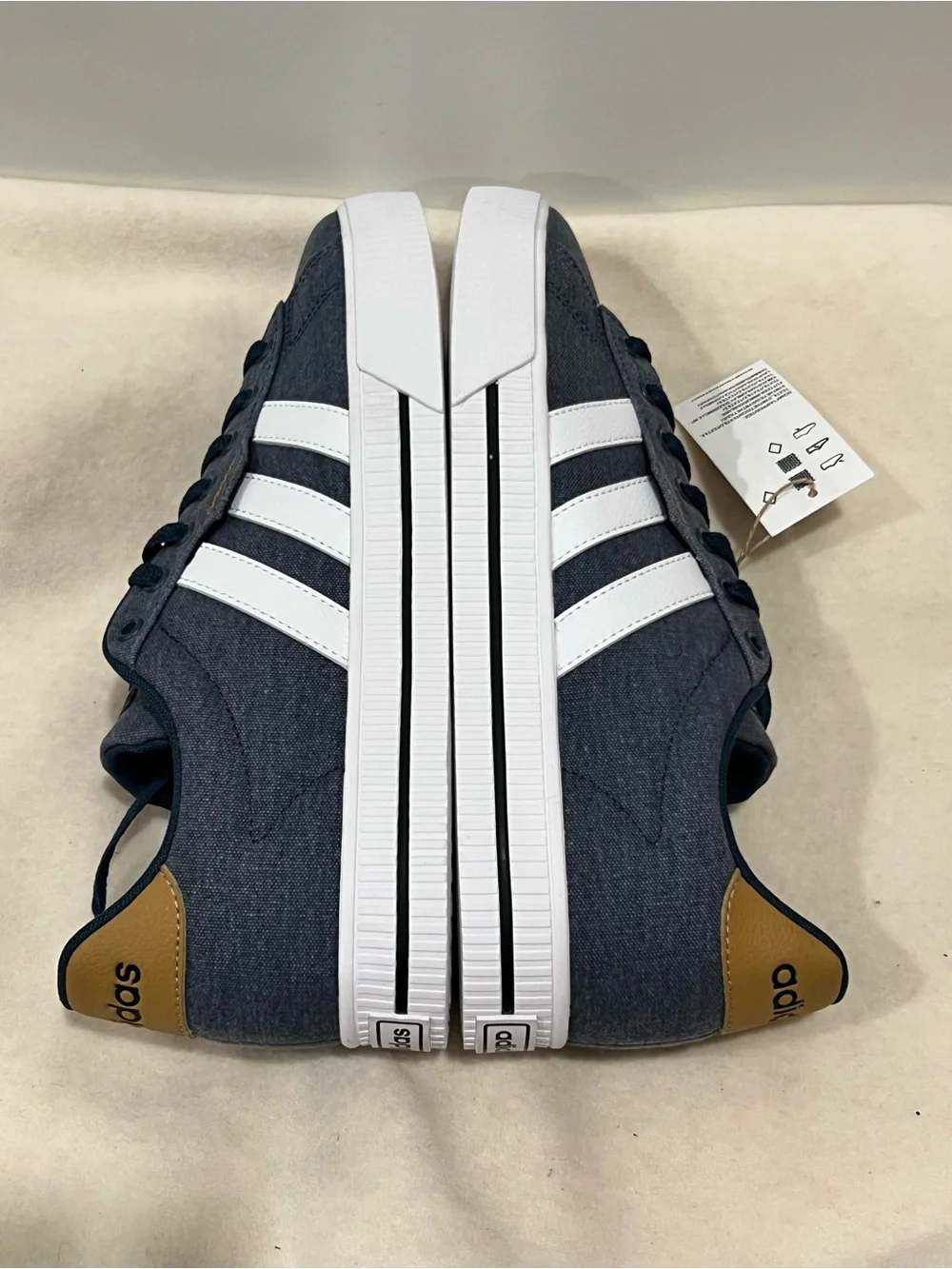 Adidas Men's Daily 3.0 sneakers in a Crew Navy and Cloud White Size 10 NWT